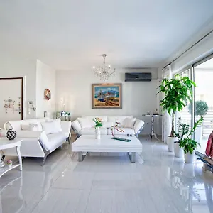https://luxury-apartment-stella.rethymnohotels.net